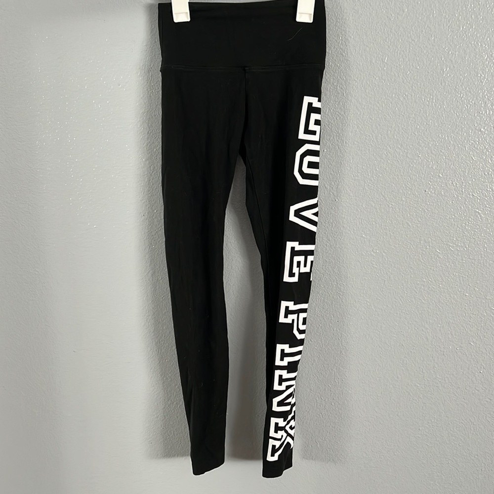 Victoria’s Secret Pink leggings